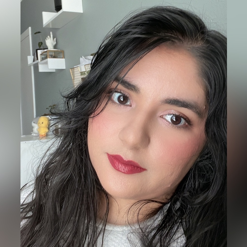 Meet your Posher, Carla